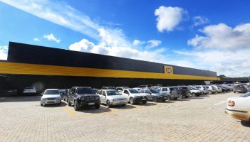 Supermercados BH inaugura 4ª loja em Lagoa Santa com layout moderno e posto de combustível próprio